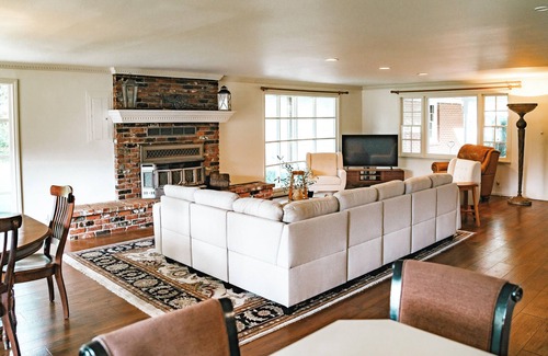 Sammamish Other | Vintage Modern Farmhouse & Wildlife Sanctuary