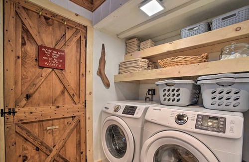Wilmington Ski Chalet | Vintage Ski Cabin w/ Hot Tub. Close to Mt. Snow and Lake Raponda.