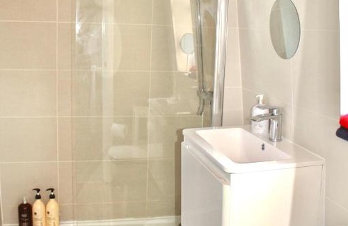 Camden Town Apartment | Vintage Styled House Central Camden