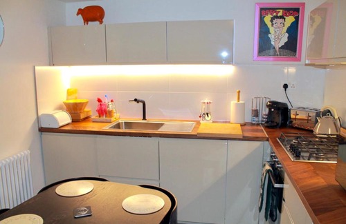 Camden Town Apartment | Vintage Styled House Central Camden