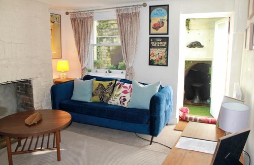 Camden Town Apartment | Vintage Styled House Central Camden