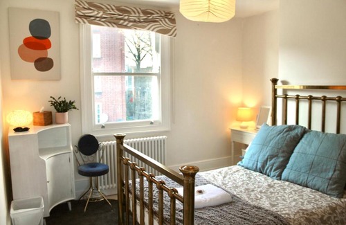 Camden Town Apartment | Vintage Styled House Central Camden