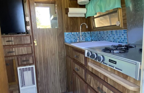 Tacoma House | Vintage Sunline Trailer with View of Mt Rainier, 1hr from Mt Rainier