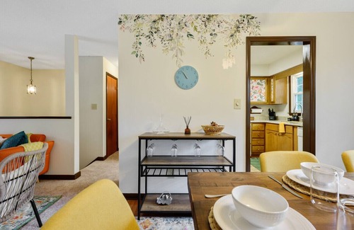 North Raleigh House | Vintage Vibes Near Downtown