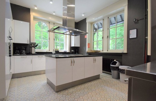 Creppe Villa | Vintage Villa with Jacuzzi and Infrared Sauna