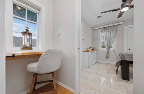 West Central Apartment | Vintage West Central Apt | Walkable | Parking