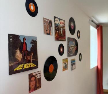 Belleme Apartment | Vinyle club - Appartement rétro 70's-6 pers
