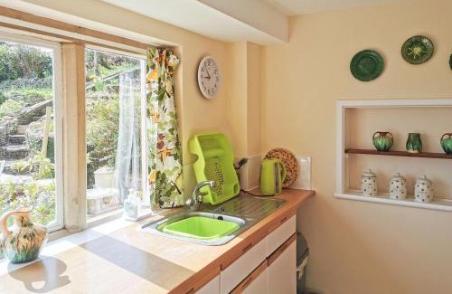 Stroud House | Violet Cottage