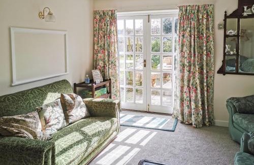 Stroud House | Violet Cottage