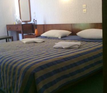 Kamena Vourla Hotel | Violetta
