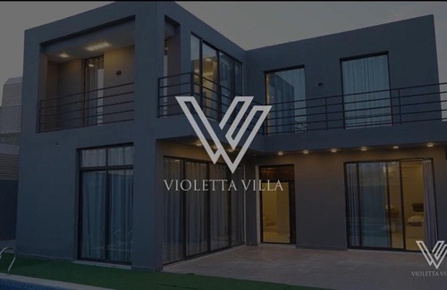 Al-Maghtas Ski Chalet | Violetta Villa Chalet
