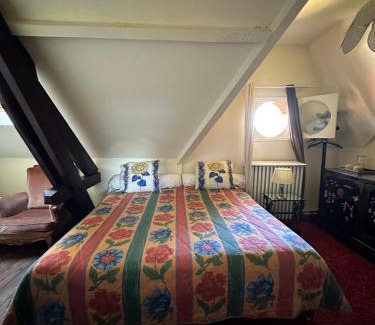 Victor Hugo - Saint-Augustin House | violette