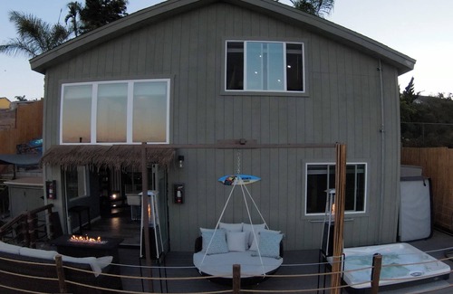 Bay Park Villa | VIP Couples retreat, very romantic get away with a Private Deck and Jacuzzi