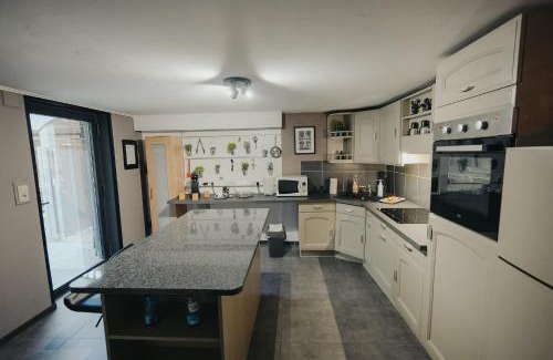 Sclayn Apartment | VIP LOUNGE Appartement avec Jacuzzi et jardin