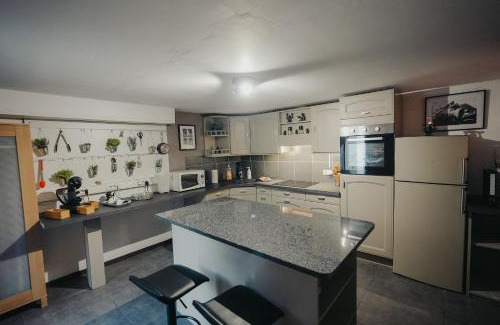 Sclayn Apartment | VIP LOUNGE Appartement avec Jacuzzi et jardin