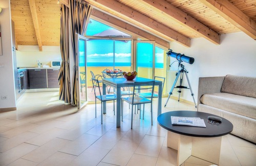 Diano Marina Apartment | ViP Panorama 1 - apartment in modern Hi-Tech villa, with Jacuzzi and pool, sea-view