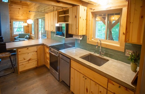 Viroqua Cabin | Vireo Cabin at Driftless Creek