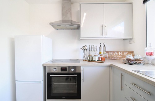 Aylesbury House | Virexxa Aylesbury Centre - Deluxe Suite - 3Bed House with Free Parking