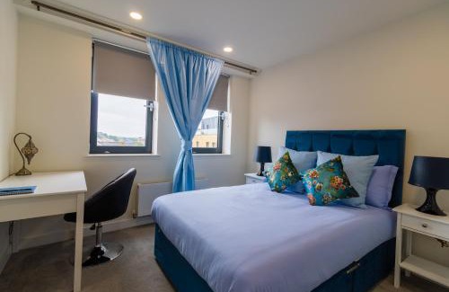 Bedford Apartment | Virexxa Bedford Centre - Executive Suite - 2Bed Flat with Free Parking & Gym