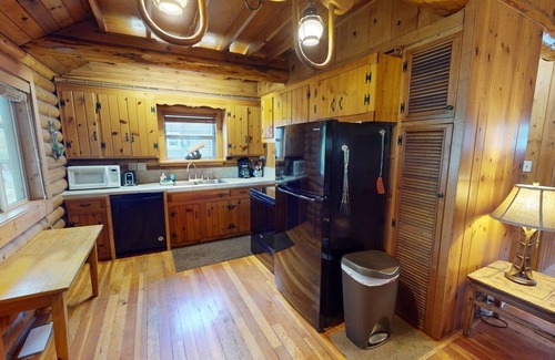 Gunnison Cabin | Virgil’s Cabin on the River