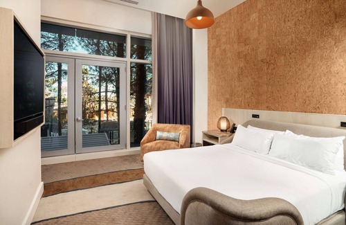 Las Vegas Resort | Virgin Hotels Las Vegas, Curio Collection by Hilton