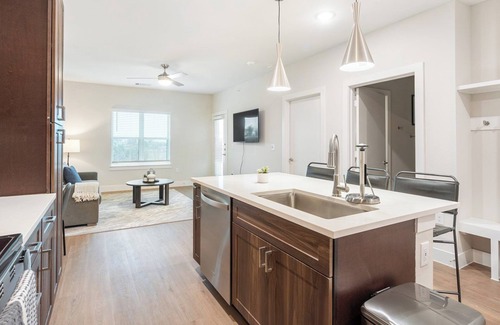 Seguin Apartment | Virginia 1BD 8 - One Bedroom Apartment, Sleeps 2