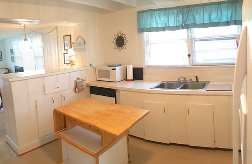 Northeast Virginia Beach House | Virginia Beach Vintage Beach Cottage