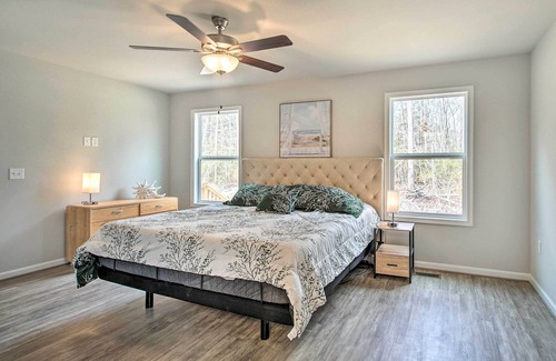 Issue House | Virginia Getaway - 1 Mi to Colonial Beach!