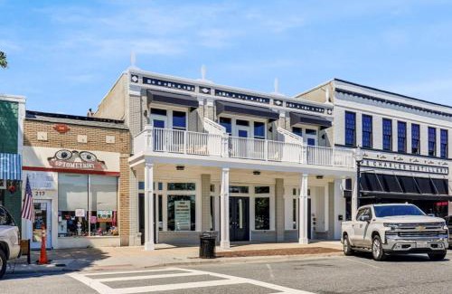 Cape Charles House | Virginia Lee - Brand new condo in downtown Cape Charles!