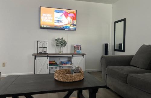 Visalia Apartment | Visalia Near SNP cozy,spacious 2bd 2 Bath