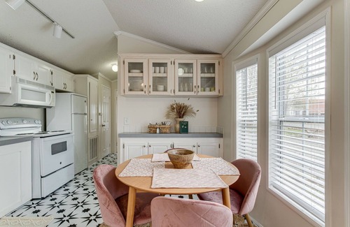 Monteagle Cottage | Visit 100 Aker Woods and Stay at Winnie Cottage!
