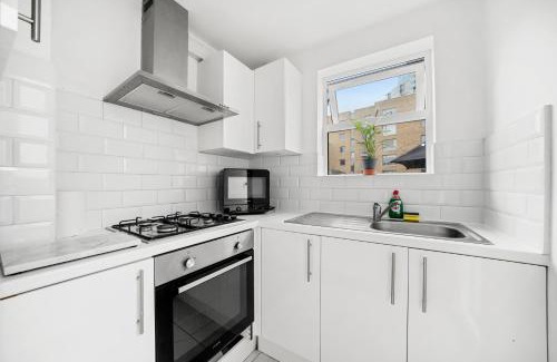 Weavers Apartment | Visit Brick Lane - 1 Bed London Flat with Large Patio