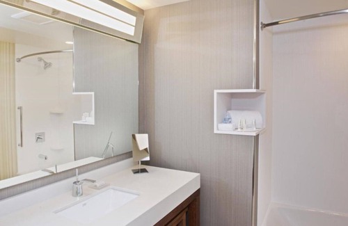 Port Gardner House | Visit Our Modern Everett, WA hotel Minutes From Boeing