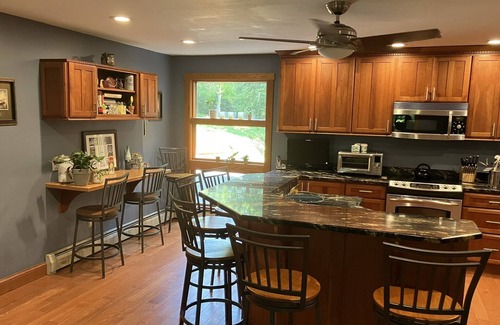 Parole House | Visiting Annapolis for Boat Show, RenFest, Homecoming? This is the perfect house