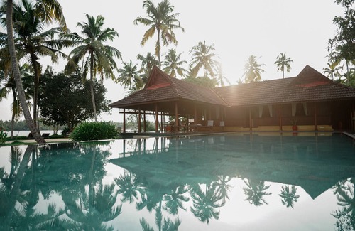 Cherthala Villa | Vismaya Lake Heritage ,boutique Villa in Vembanad Lake.