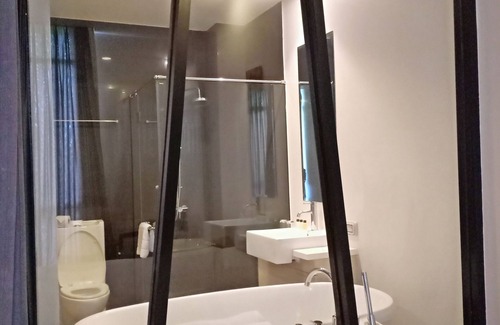 Racha Thewa Hotel | Vismaya Suvarnabhumi Hotel