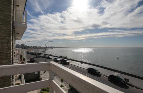 La Perla Apartment | Vista al Mar con Cochera y Balcon en Pleno Centro