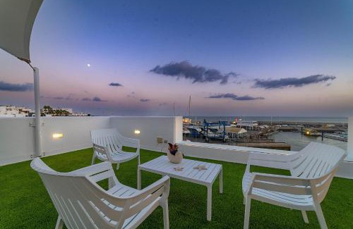 Puerto del Carmen Apartment | Vista al Muelle by HH