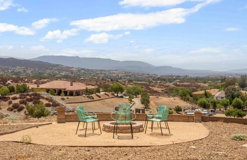Temecula House | Vista at the Vines-Pool & Jacuzzi