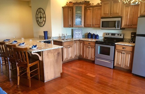 Hollister Condo | Vista Bleu - Luxurious Flat with Spectacular Views!