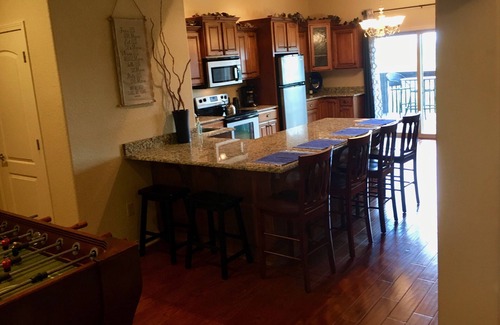 Hollister Condo | Vista Bleu - Luxurious Flat with Spectacular Views!