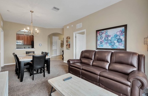 Florida Central Atlantic Coast Condo | Vista Cay Resort, 3 Bedroom Standard Apartment near Universal, Convention Center