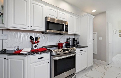 Twin Falls House | Vista Cliff House, Stunning View from Canyon Rim next to walking/bike trail!