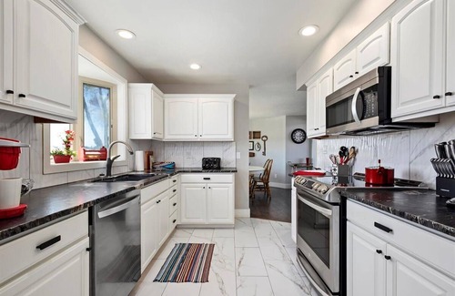 Twin Falls House | Vista Cliff House, Stunning View from Canyon Rim next to walking/bike trail!