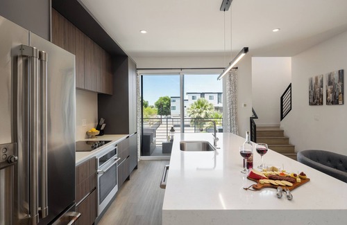 Arts District House | Vista Del Camino-6 Condos-Hot Tub-In Old Town