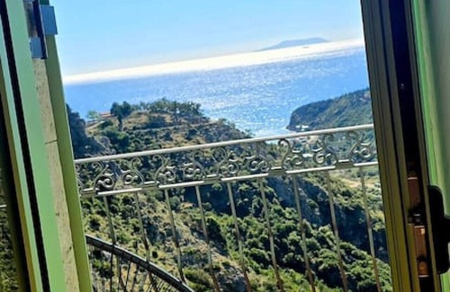 Himare House | Vista Del Mar Mansion