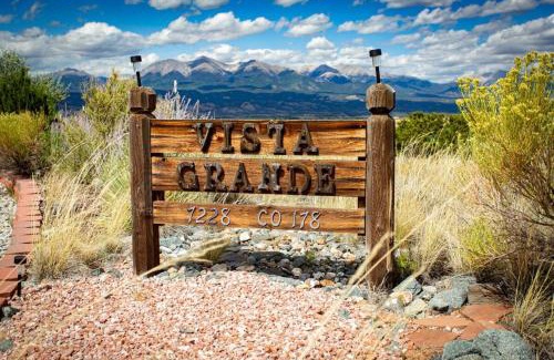 Salida House | Vista Grande Hot Tub Overlooking Salida!