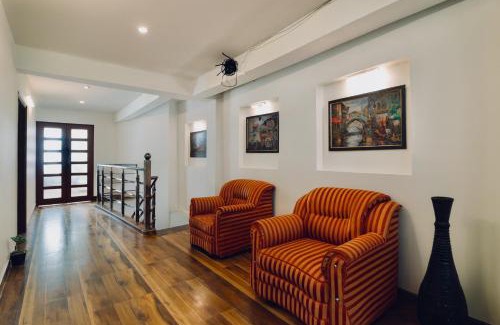 The Mall Road Bed & Breakfast | Vista Hills by Bala's