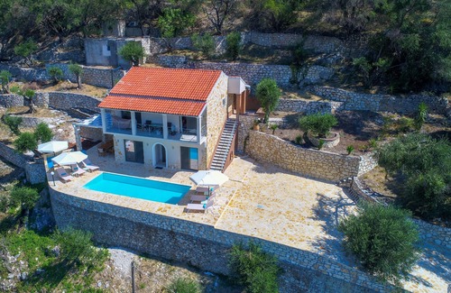 Agni Villa | Vista Mare Assinia - a villa that sleeps 8 guests in 4 bedrooms