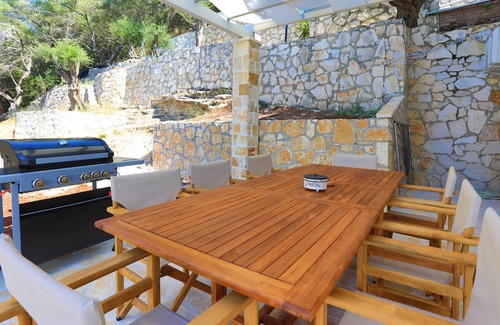 Agni Villa | Vista Mare Assinia - a villa that sleeps 8 guests in 4 bedrooms